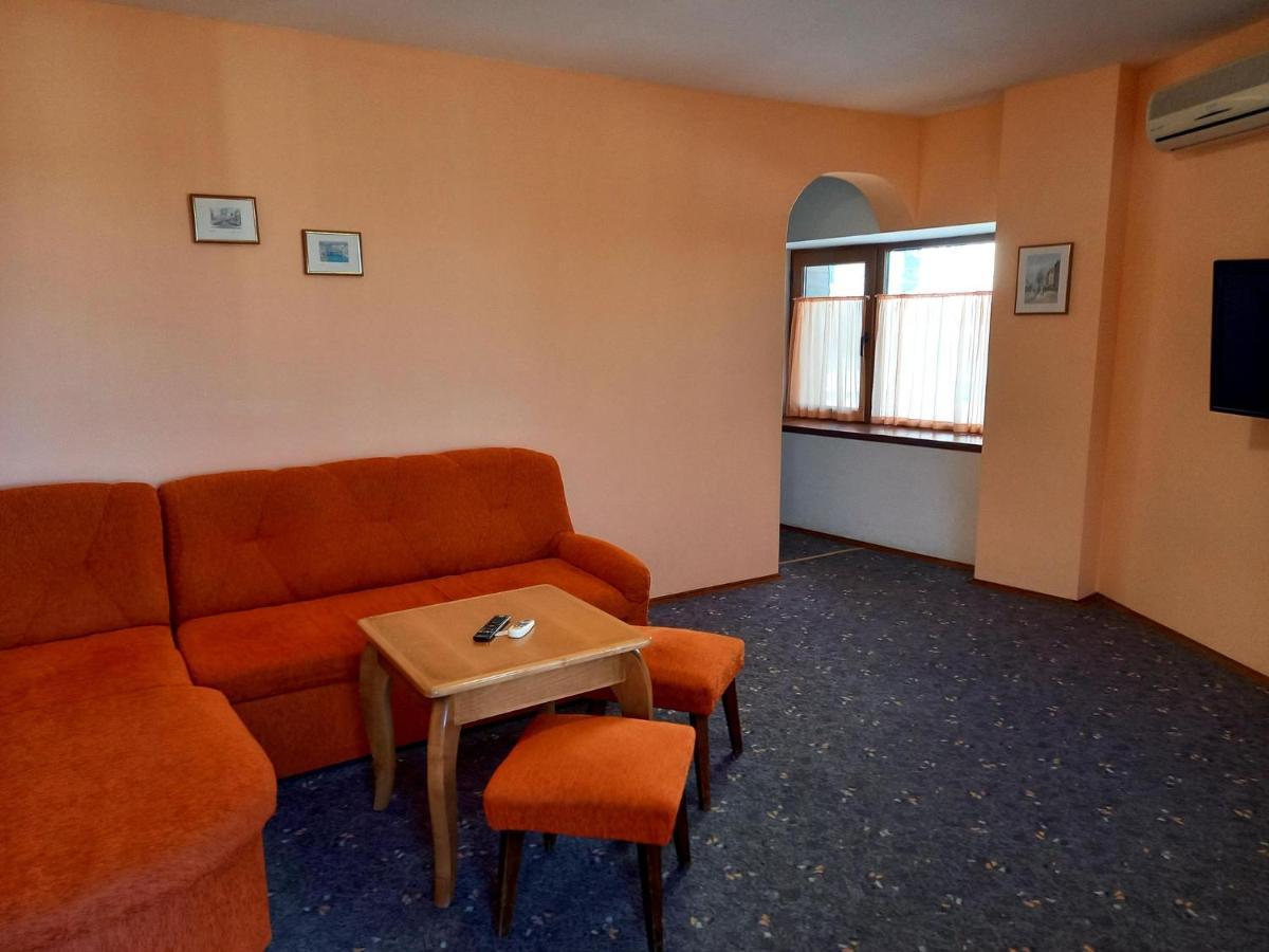 Regina'S Guesthouse Balcsik Kültér fotó