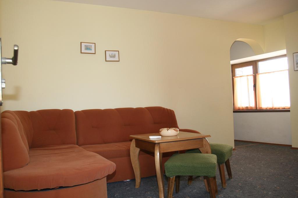 Regina'S Guesthouse Balcsik Kültér fotó