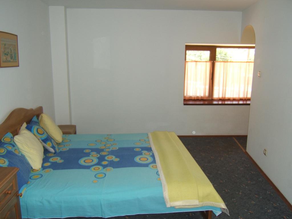 Regina'S Guesthouse Balcsik Kültér fotó