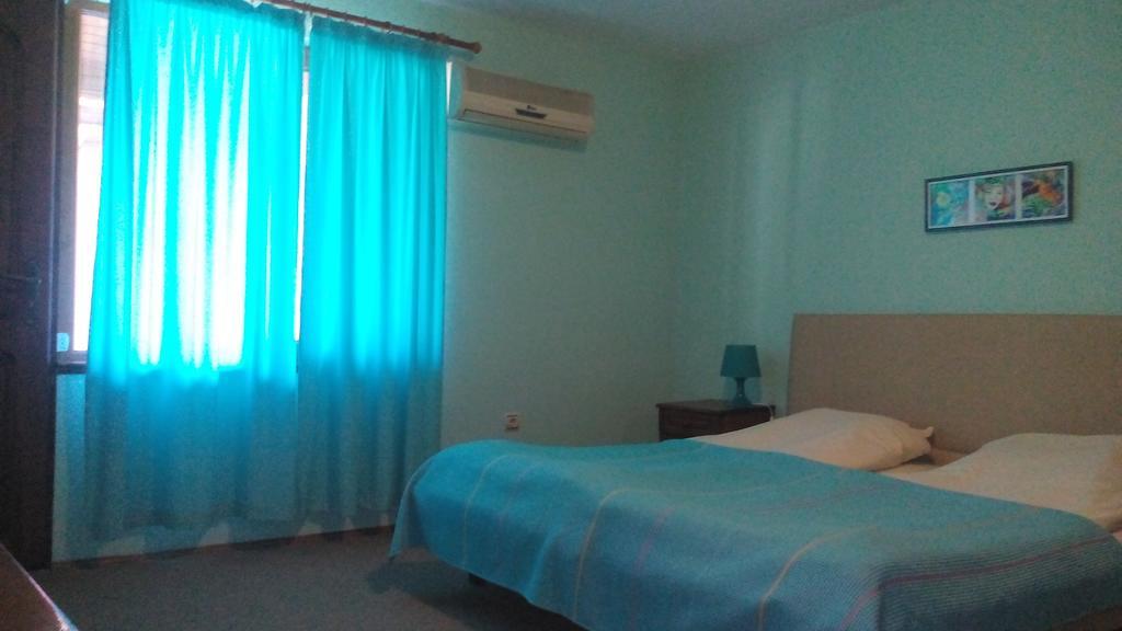 Regina'S Guesthouse Balcsik Kültér fotó